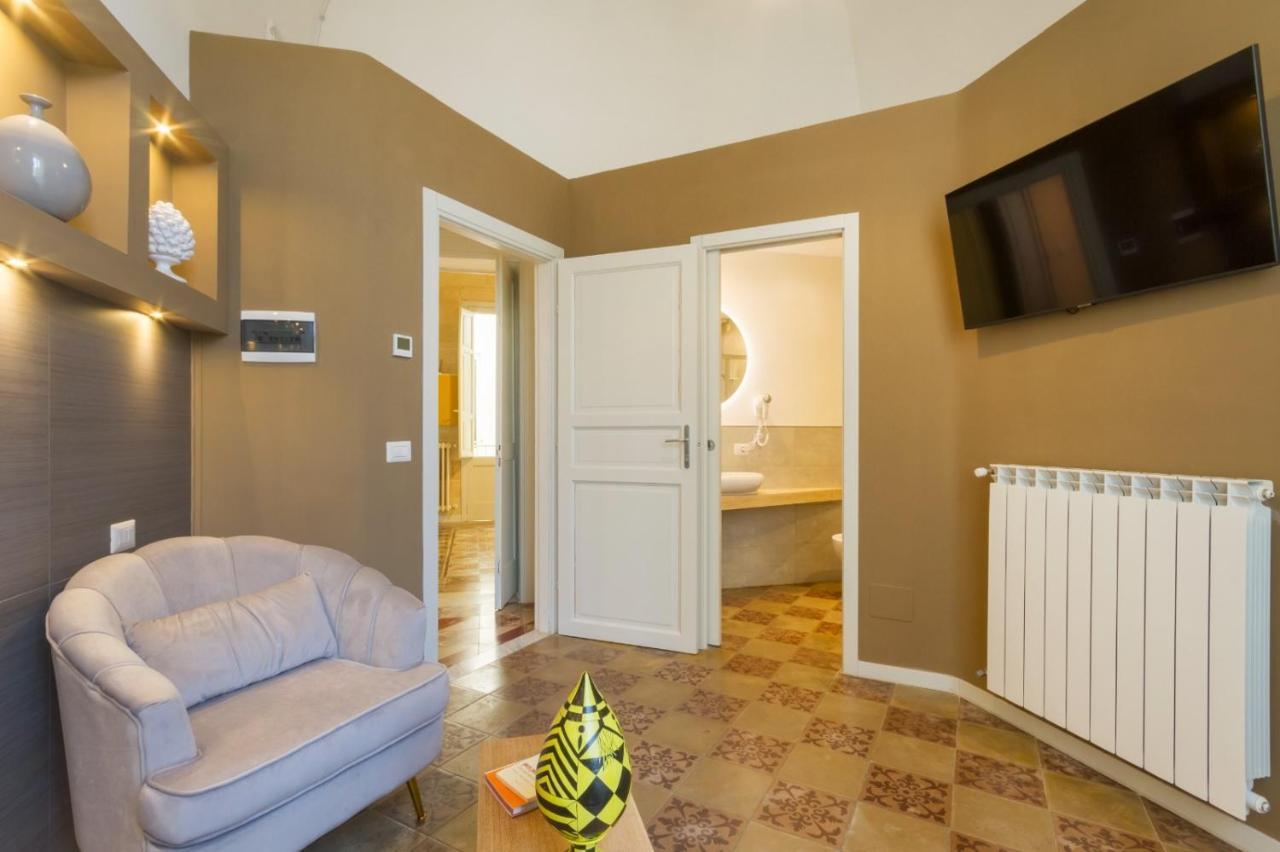 Reluxe Private Wellness Acomodação com café da manhã Lecce Exterior foto